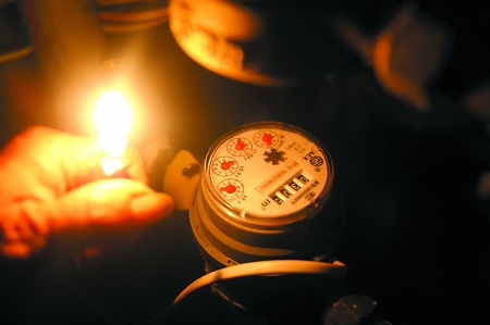 1個(gè)月居然用水67噸　這智能水表怎么了？